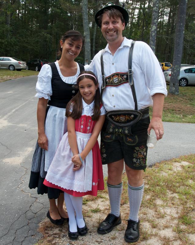 Elvalicia and Jeff Guertler, along with their daughter Abigail, danced as part of the Alpenblumen Bavarian Folk Dancers. BY GEORGIA SPARLING