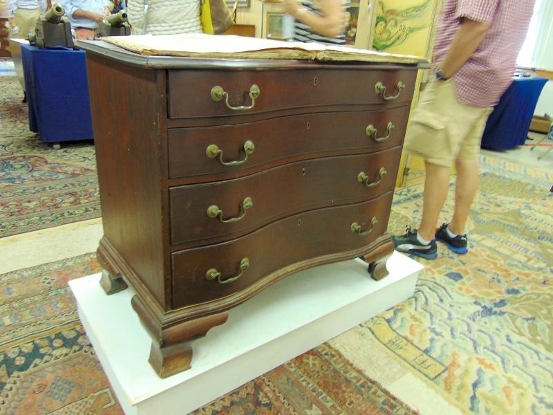 This 18th century Connecticut Chippendale serpentine chest was expected to go for $3,000 to $5,000 and ultimately sold for $5,200. BY TANNER HARDING