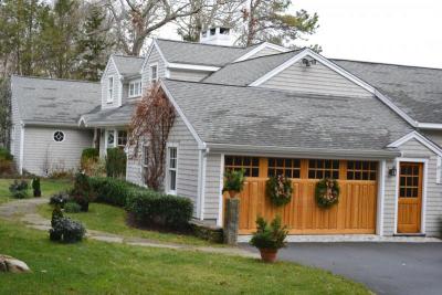 The home of Heather and Kitt Sawitsky, located at 75 Holly Rd., was first built in 1978 but was renovated by Saltonstall Architects in 2003. BY JENNIFER HESHION