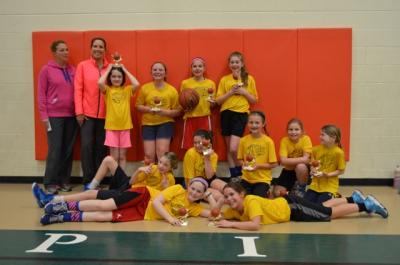 The Sparks came back in the fourth quarter to defeat the Fever.Back row: Coaches Maureen Quinlan and Tara Gallagher, Maggie Ward, Maeve Egger, Maddie Wright, Caroline Milam; Middle row: Danica Anderson, Kelly Quinlan, Ava Strand, Macy Ingham, Joie Ciffolillo; Front row: Grace Ward, Lauren Raposa BY GRETA FOX