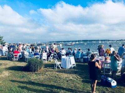 Close to 400 people turned out to the Munro Preserve for the "Great Community Picnic." BY CHRIS REAGLE