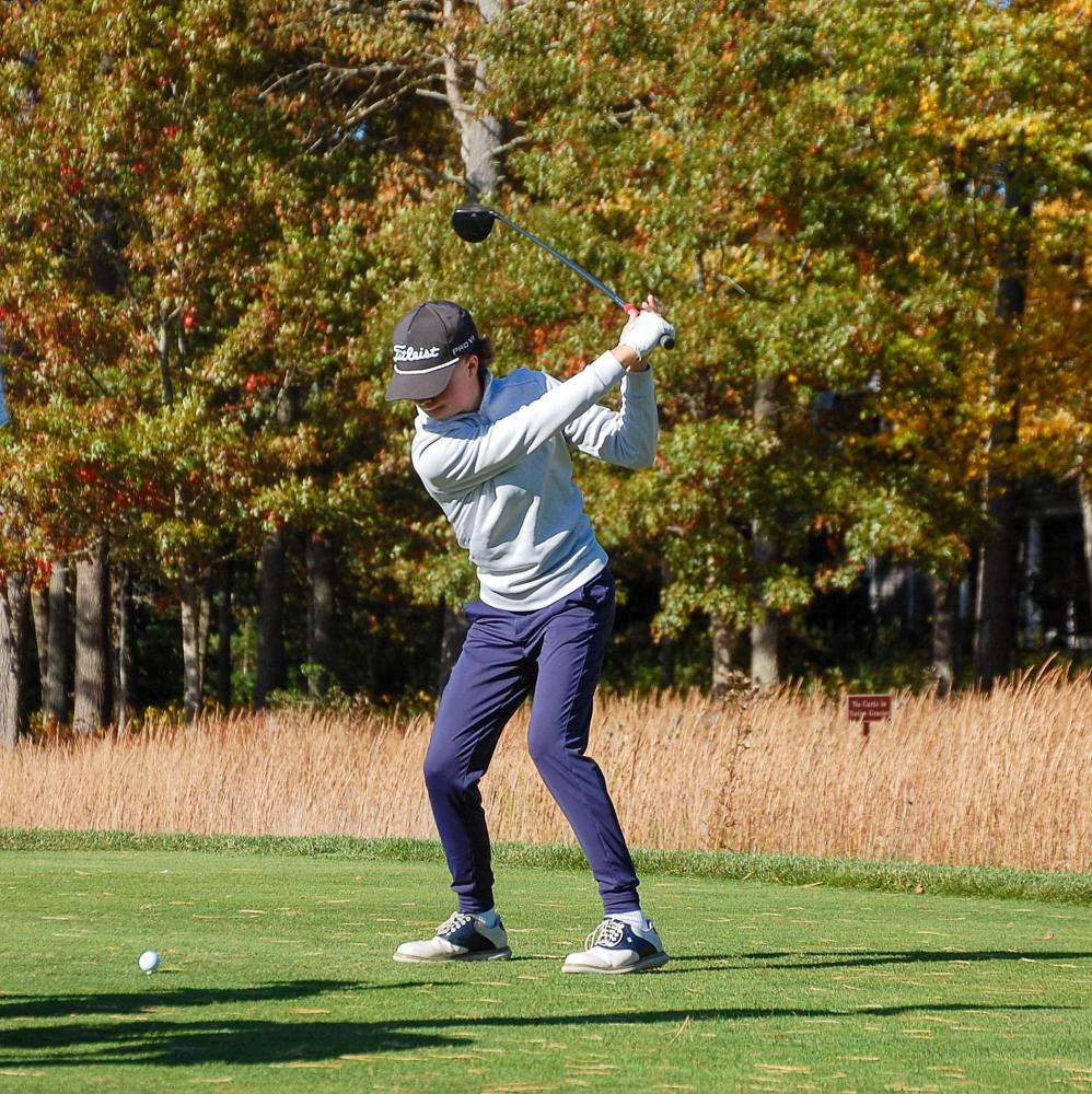 Jack Czerkowicz begins a round at practice.  Jack Czerkowicz begins a round at practice.
