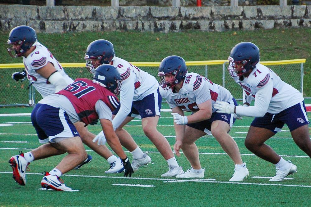 The offensive line (from left to right): Grady Holmes, Amahn Williams, Ryan Davis, Dominic Maser and Botond Vargas. The offensive line (from left to right): Grady Holmes, Amahn Williams, Ryan Davis, Dominic Maser and Botond Vargas.
