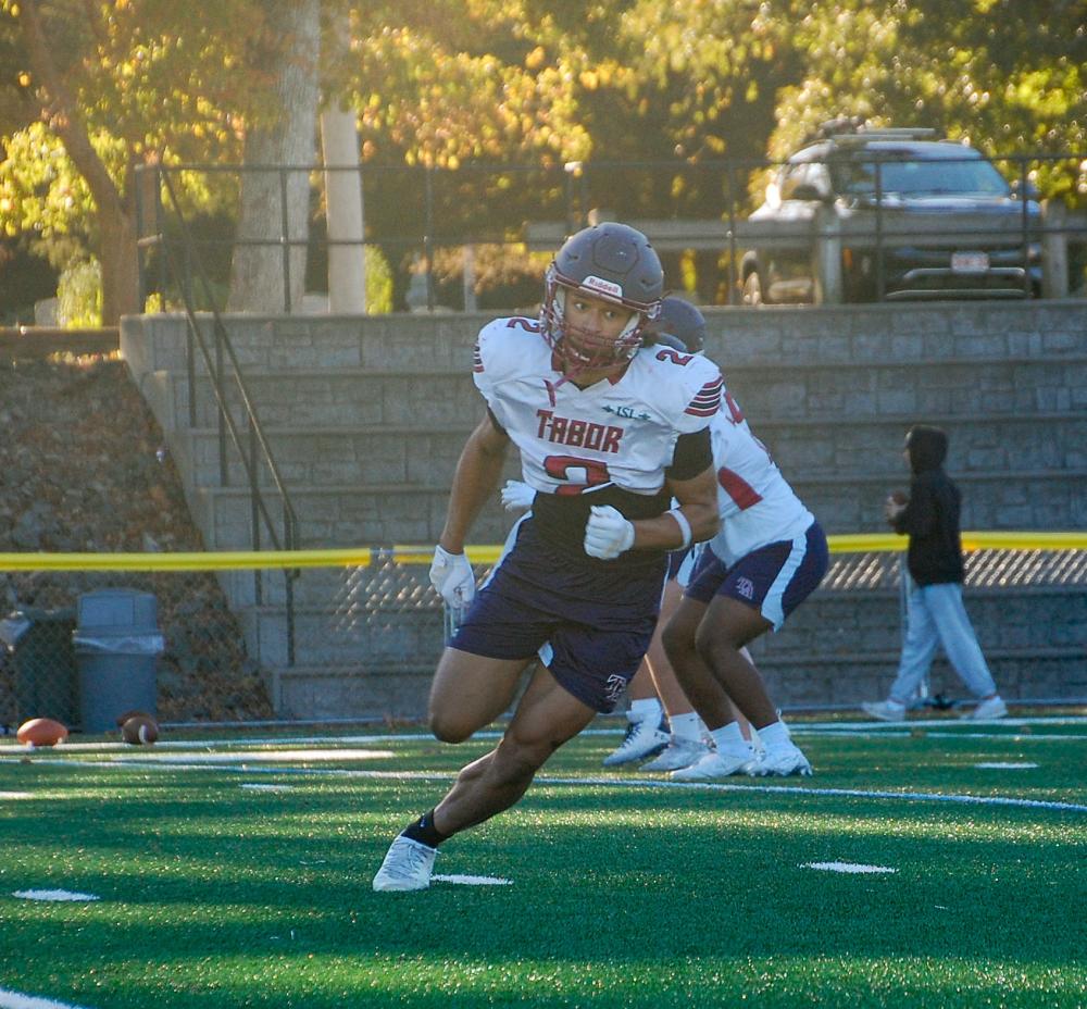 Anthony Digiantommaso cuts into the field. Anthony Digiantommaso cuts into the field.