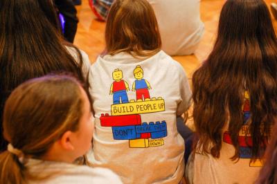 6th grade students lead the school with kindness.