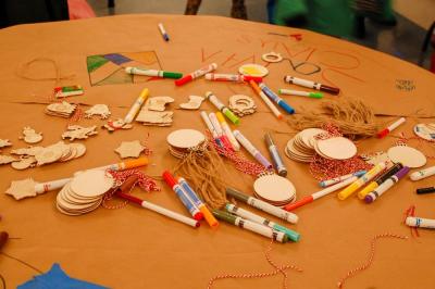 Crafting equipment to make ornaments was avaliable for use.