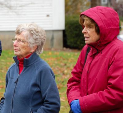 The ringing of the bells was a solemn start.