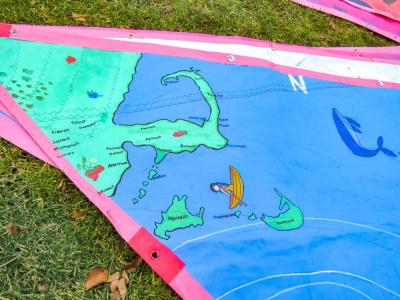 The design of one panel depicts the South Coast region. 