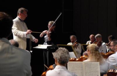 Antony Walker conducts the Buzzards Bay Musicfest Orchestra. Photo source: Phil Sanborn