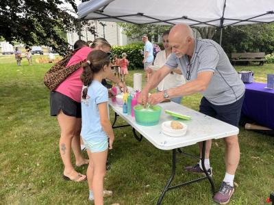 The Elizabeth Tabor Library began its summer reading program with activities for recently-dismissed students. 