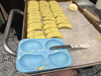 Each fruit is shaped by a mold. 