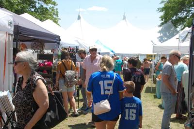 Hundreds of people came to shop, eat and enjoy live music. 