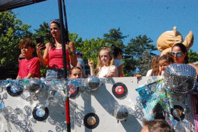 South Coast Smiles had a disco-decorated vehicle in the parade. 