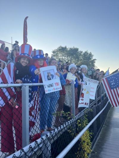 Many students dressed up in wigs, costumes and paint to support their team.
