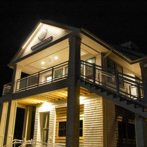 The Harbormaster's Office and the Maritime Center are located at 1 Wharf Island Road. 