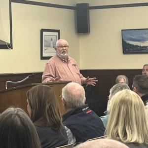 Curtis Mendes is seeking a seat on the Library Board of Trustees. 