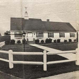 A photo of the Plumb Library when it opened in 1976. Photo source: Kristen Cardoso